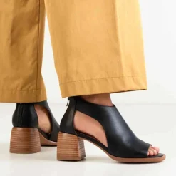 Eos Isolde Sandal - Black