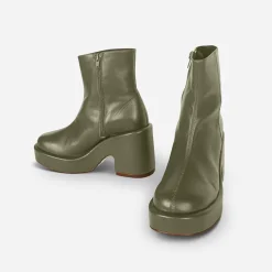 Intentionally _________ Maria Boot - Hunter