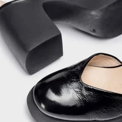 Wonders Platform Quarter Strap Pump